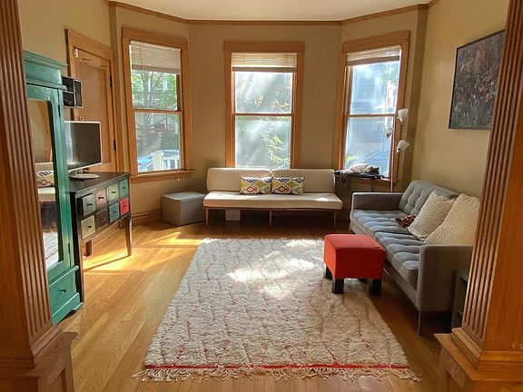 2nd image of 4716 N Artesian Ave #1