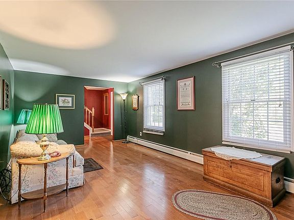 4th image of 17 Trefoil Ln