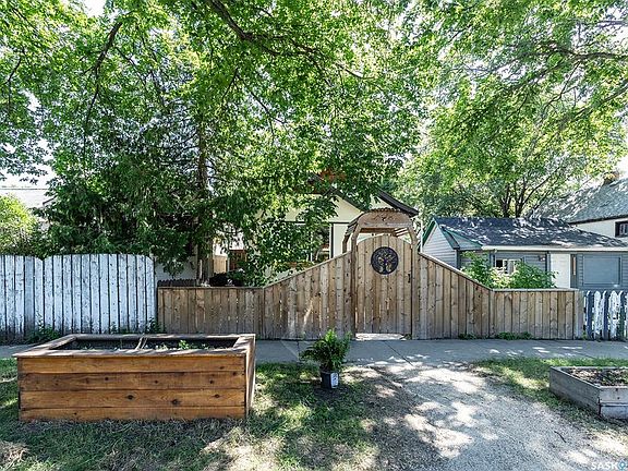 4th image of 406 J AVENUE S