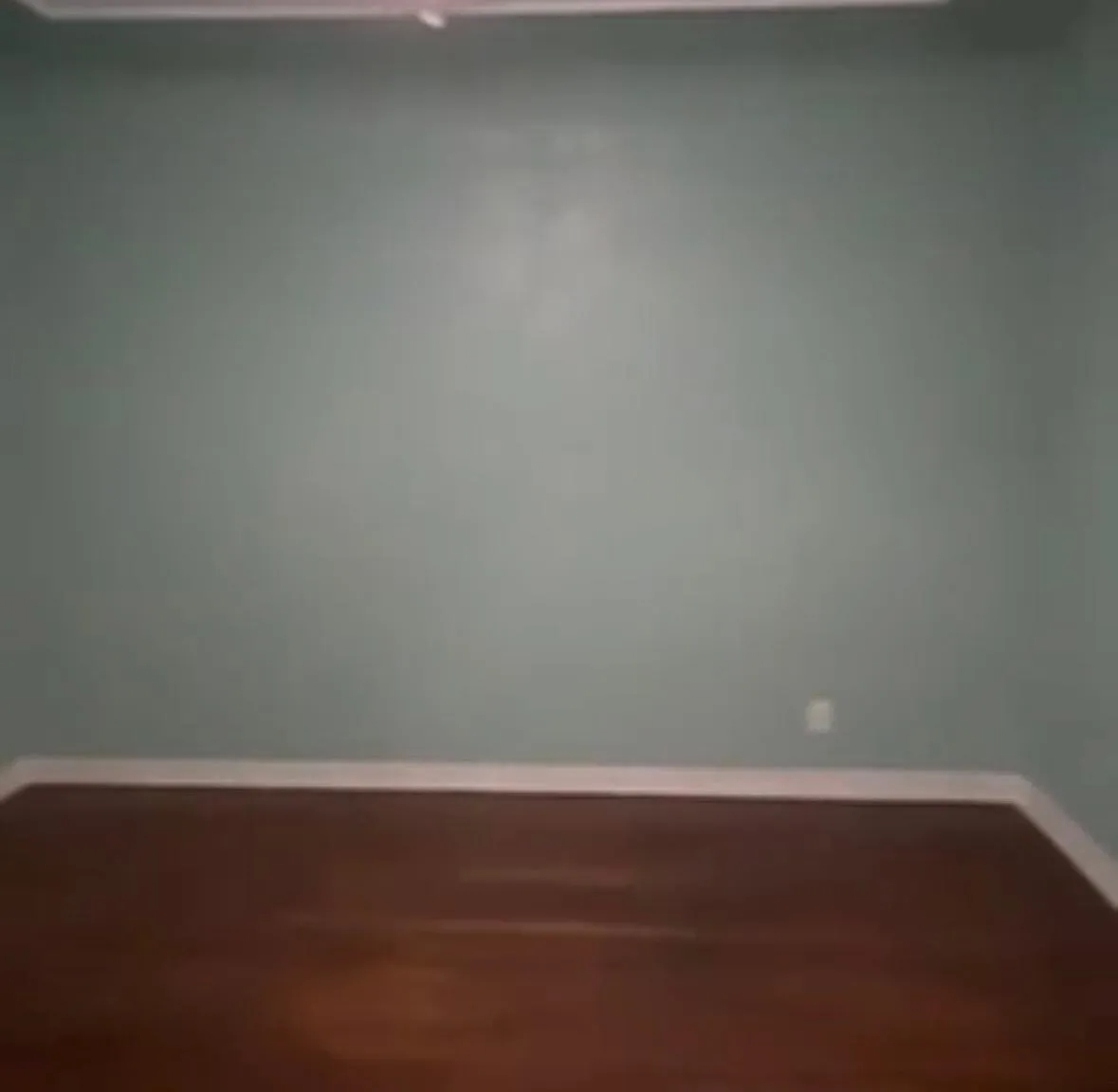 4 bed, 2500 sqft, $1,300 — Photo 3