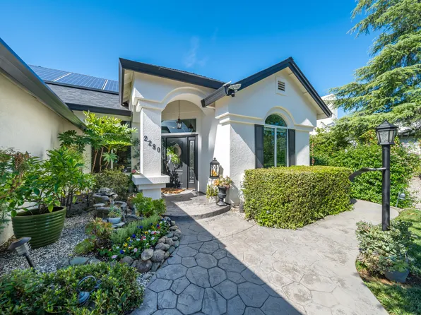 2280 Cumberland Dr, Redding, CA 96001