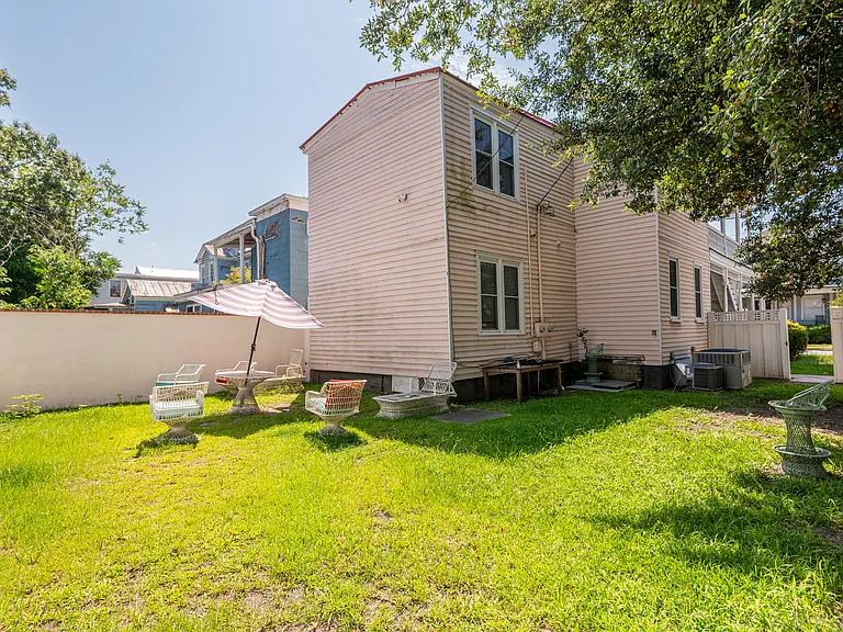 298 Sumter St #B — Photo 37