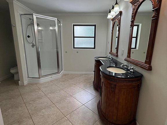 4th image of 4188 Larch Ave