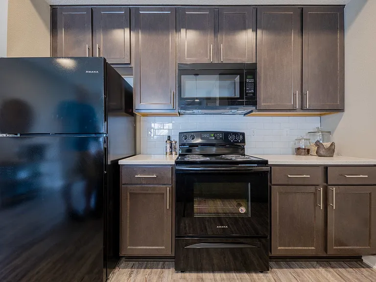 White Oak Apartments — Photo 18