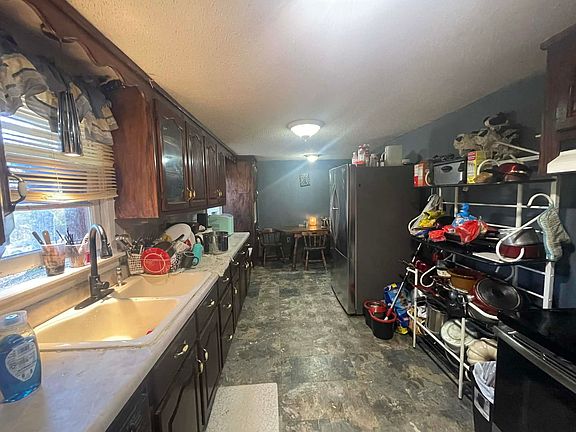 4th image of 480 Harbin Rd