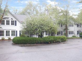 4 Meadow Spring Ln, Glen Cove, NY 11542