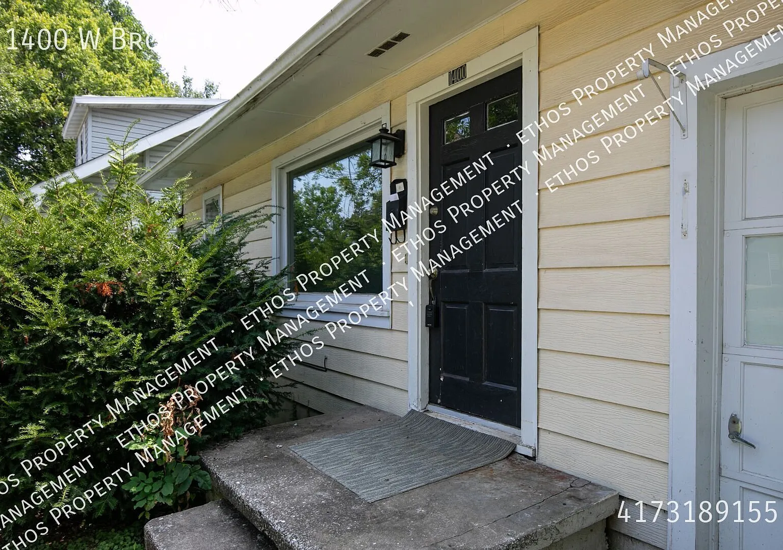 Available NOW 2 bed/ 1bath Located near Evangel University! — Photo 2