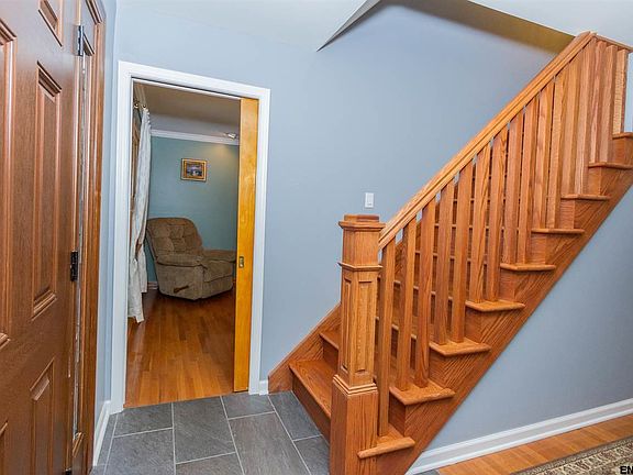 3rd image of 12 Brookwood Dr