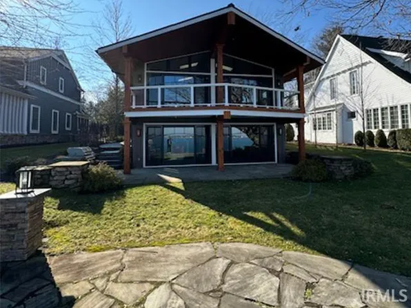 6852 E Waco Dr, Syracuse, IN 46567