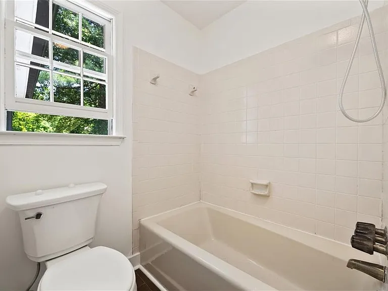2120 Skyland Cove Ln — Photo 33