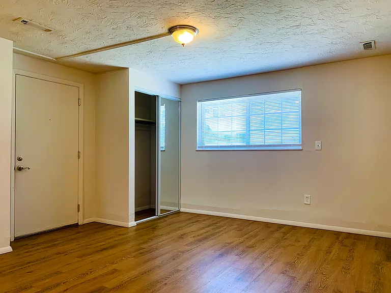 1817 S Nantucket Dr — Photo 4