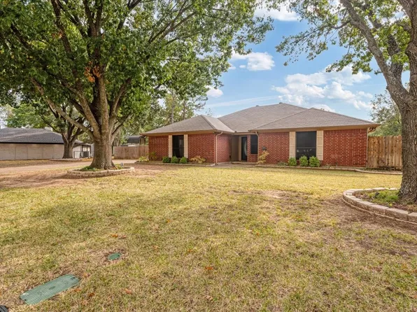 102 Sunset Pl, Joshua, TX 76058