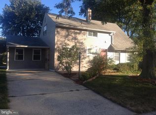 167 Indian Creek Dr, Levittown, PA 19057