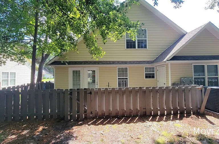 319 Saint Rosea Dr — Photo 14