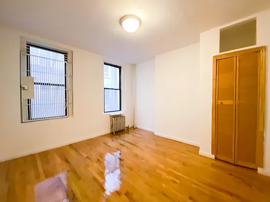 Rented by City Connections Realty | media 8