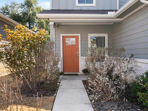 4th image of 141 Merrick Rd