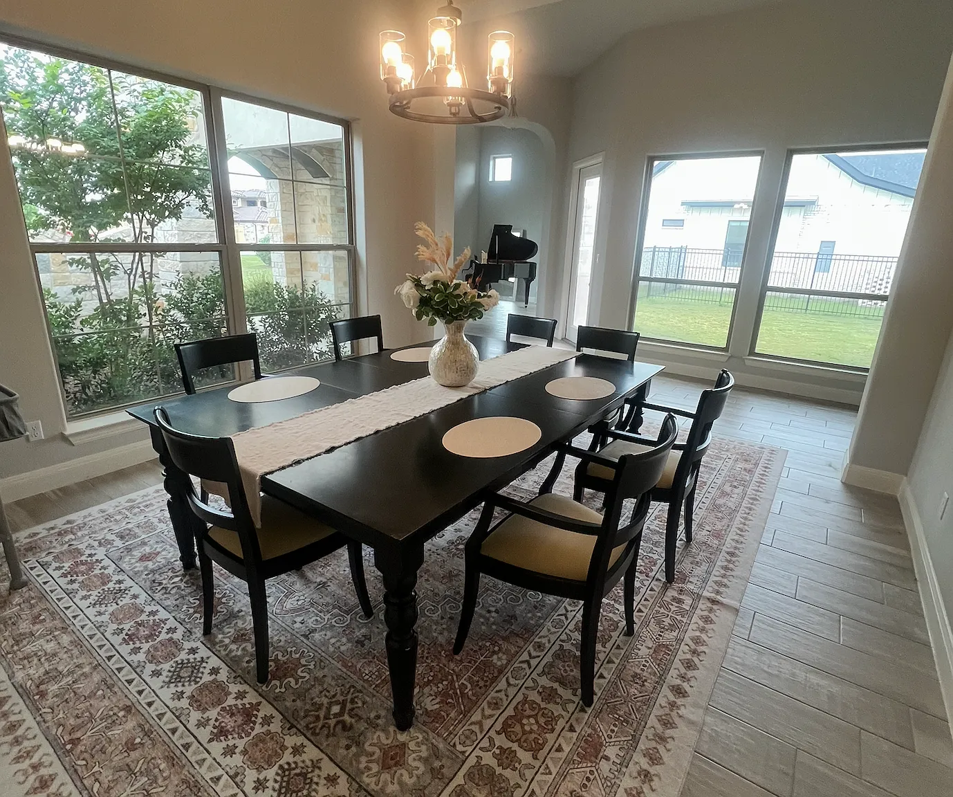 5 bed, 4275 sqft, $6,500 — Photo 3