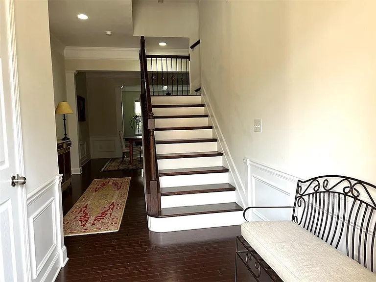 5527 Parkerton Ln — Photo 2
