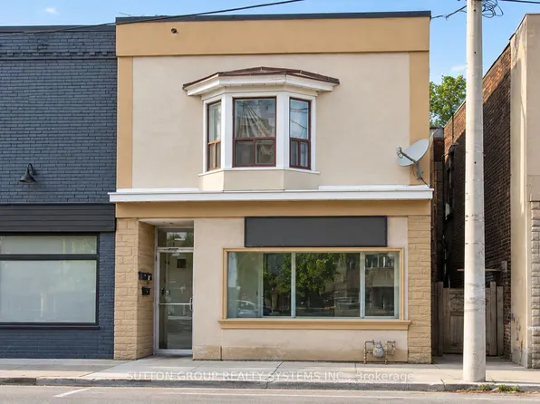 1986 Davenport Rd Floor 2, Toronto, ON M6N 1C4
