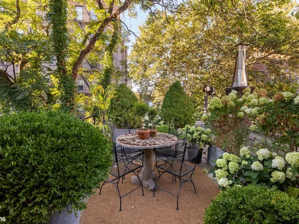 20 West 12th Street image 25 of 30