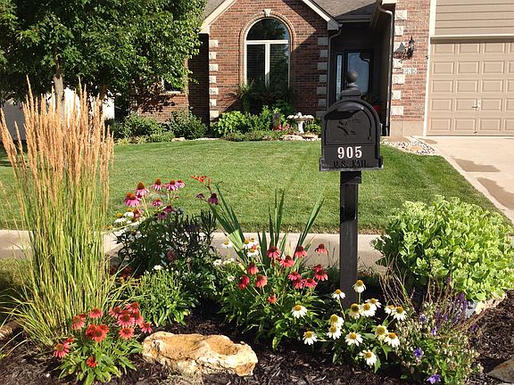 3rd image of 905 NW Pecan Dr
