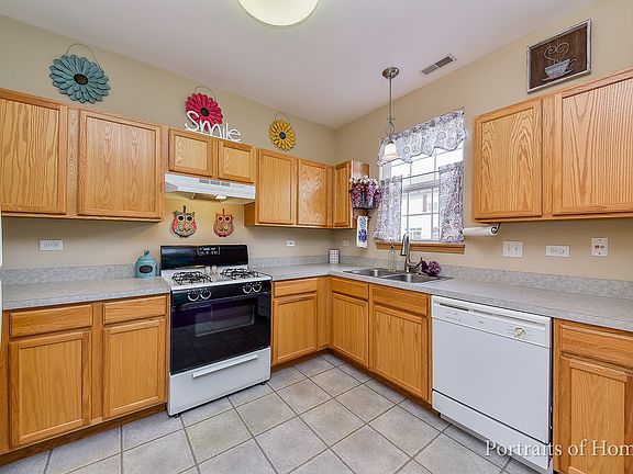 4th image of 2282 Graystone Dr