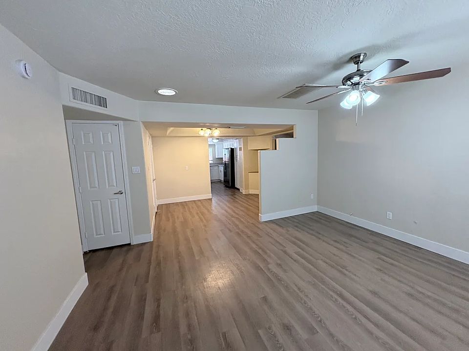 1st image of 2622 N 70th Pl