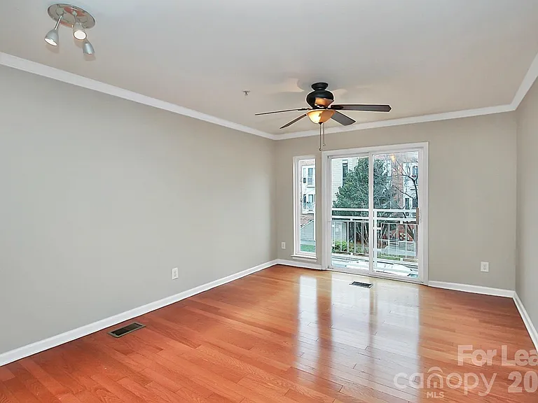 621 Raphael Pl — Photo 3