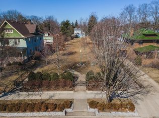 1222 E Grove St, Bloomington, IL 61701