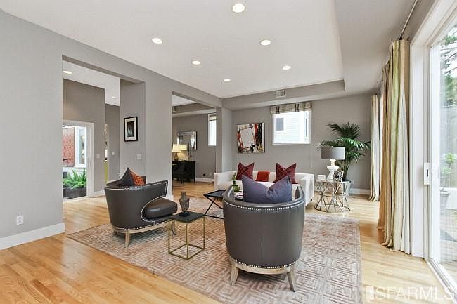 1st image of 56 Chilton Ave