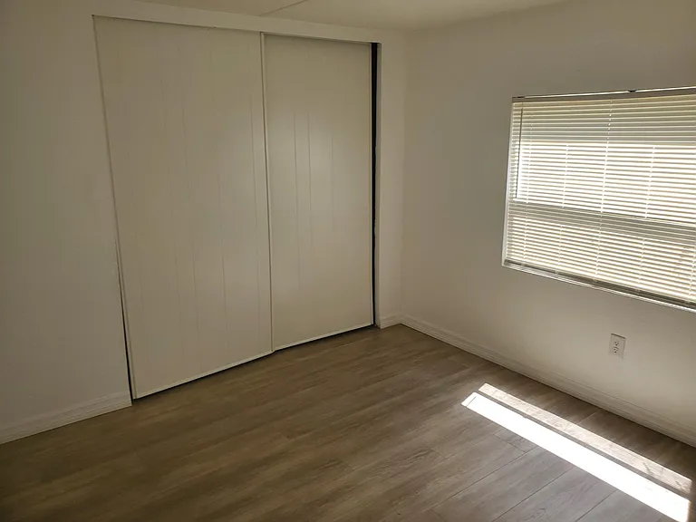 6811 Rochelle Ave #7 — Photo 5
