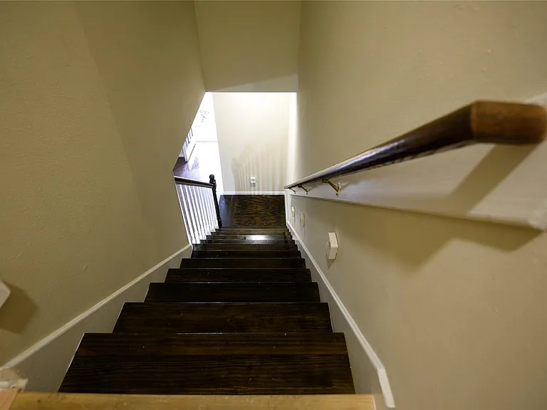 1008 Andrews St — Photo 7