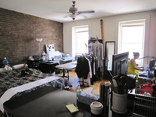 Rented by JK Dansar Corp | media 10