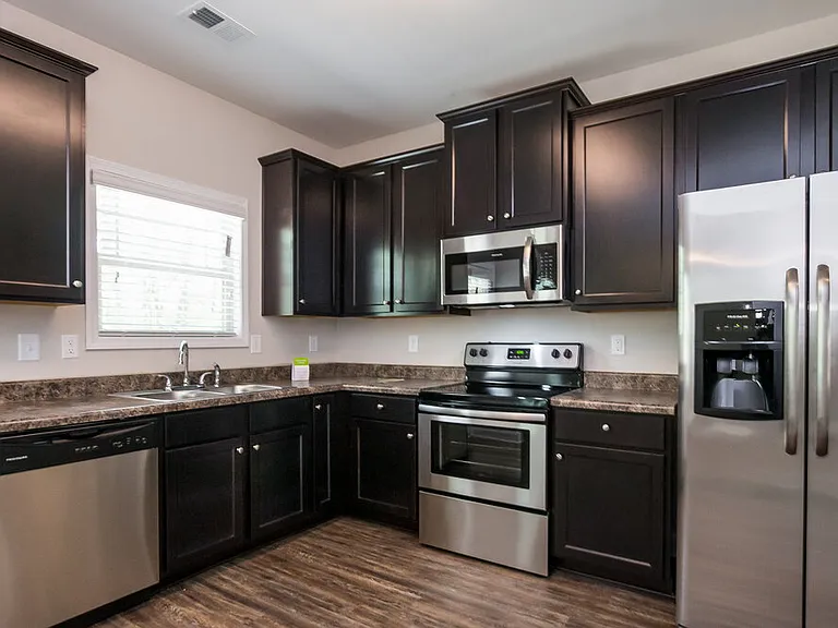 593 Joneus Dr — Photo 7
