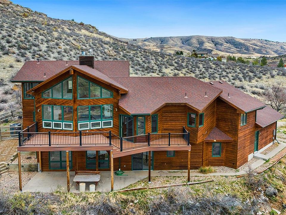 洋書 Mountain Houses CCY Architects nestles Aspen home into mountainous hillside