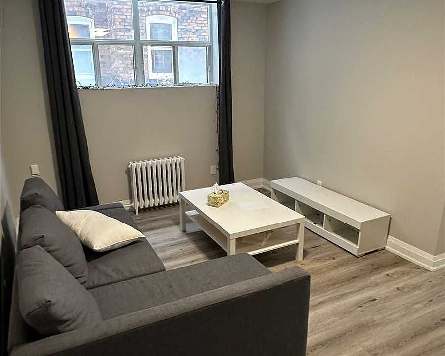 2nd image of 3474 Yonge St #104