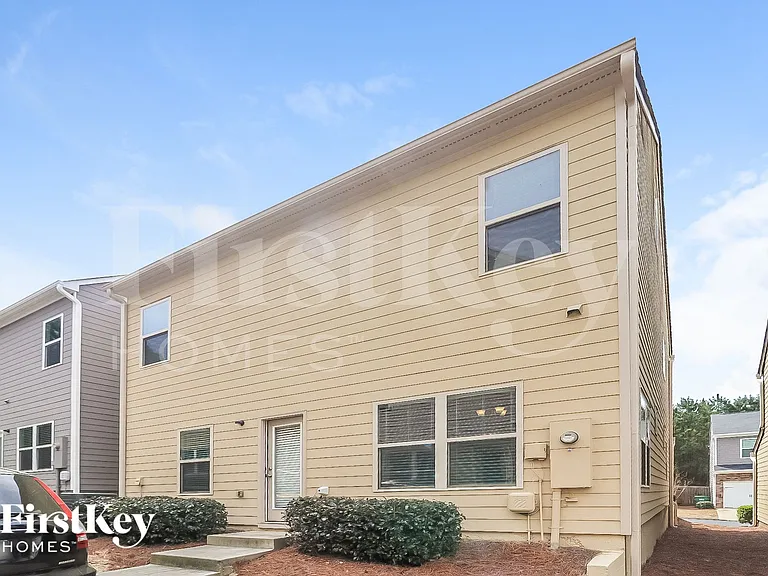 703 Barberry Dr — Photo 15