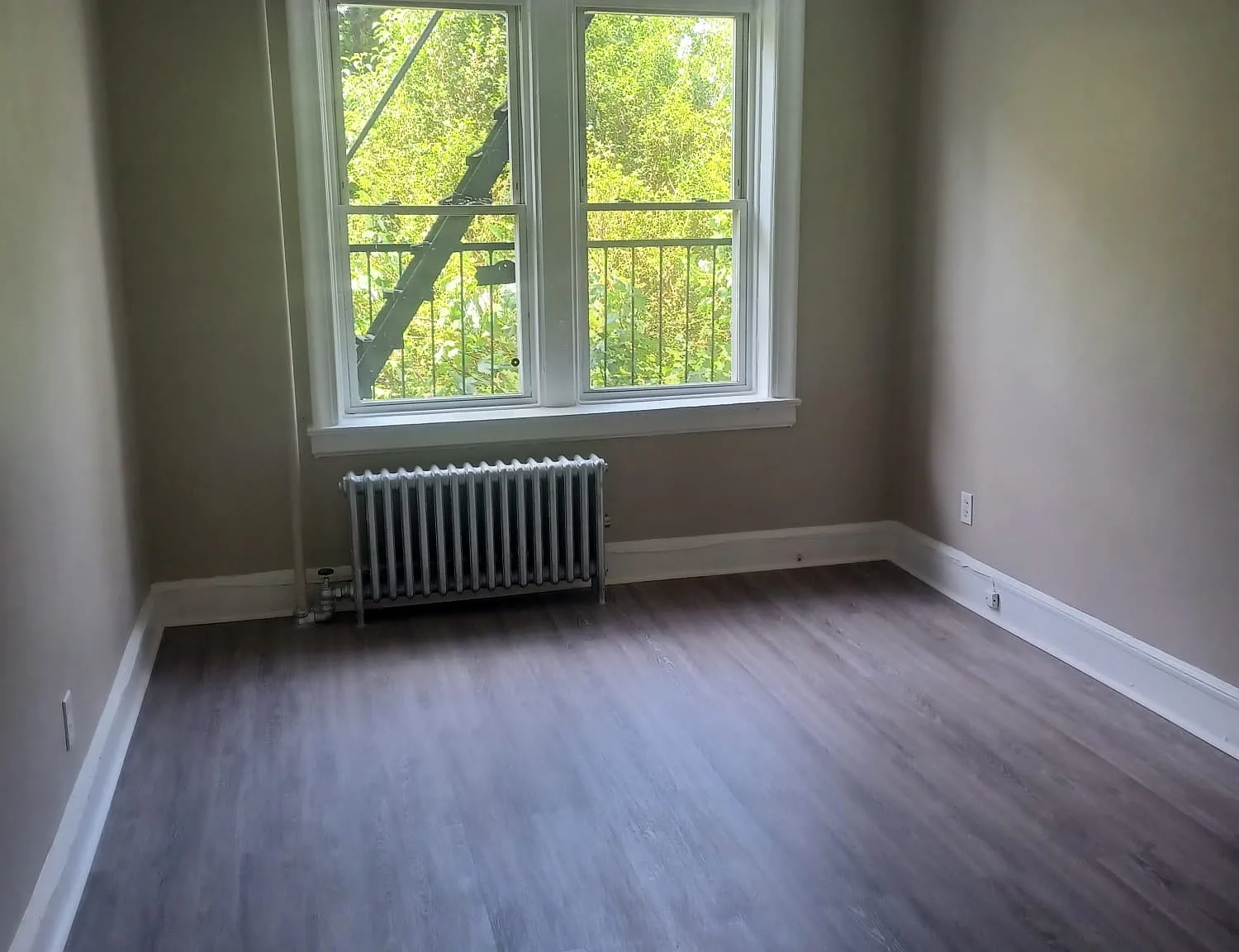 1 bed, 400 sqft, $900 — Photo 2