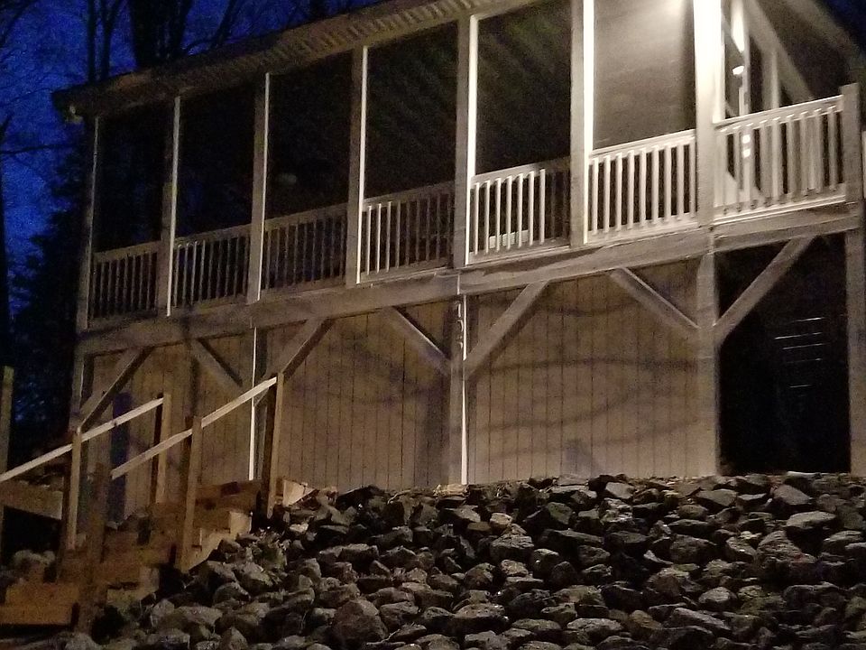 Screen porch. Storage underneath