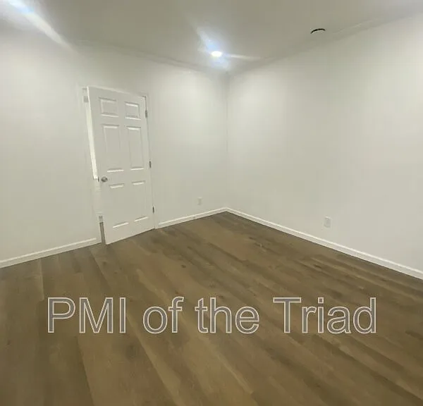 1318 Ridge Ave — Photo 6