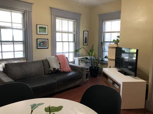 524 Jefferson St #4, Oshkosh, WI 54901