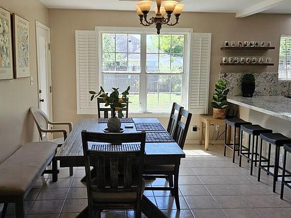 5th image of 4951 Daffodil Dr