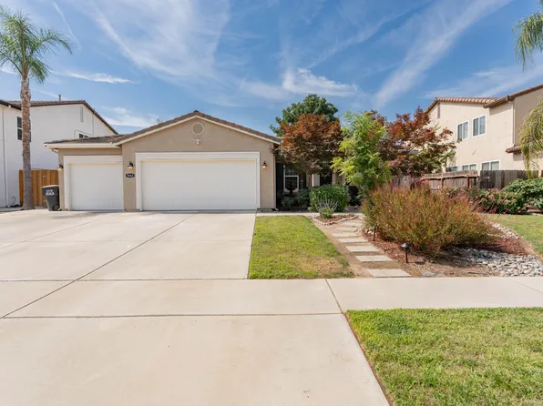 5843 W Clinton Avenue, Visalia, CA 93291