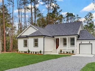 22515 Treadaway St, Mandeville, LA 70471