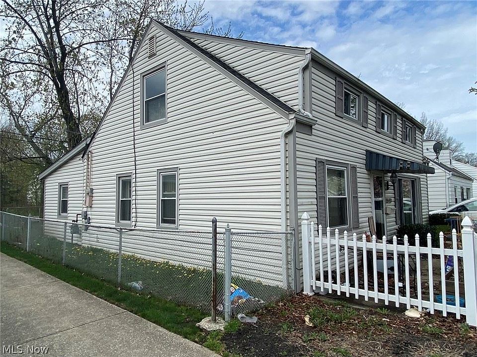 2nd image of 26480 Drakefield Ave
