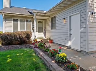 716 Elsie Ave, Crest Hill, IL 60403