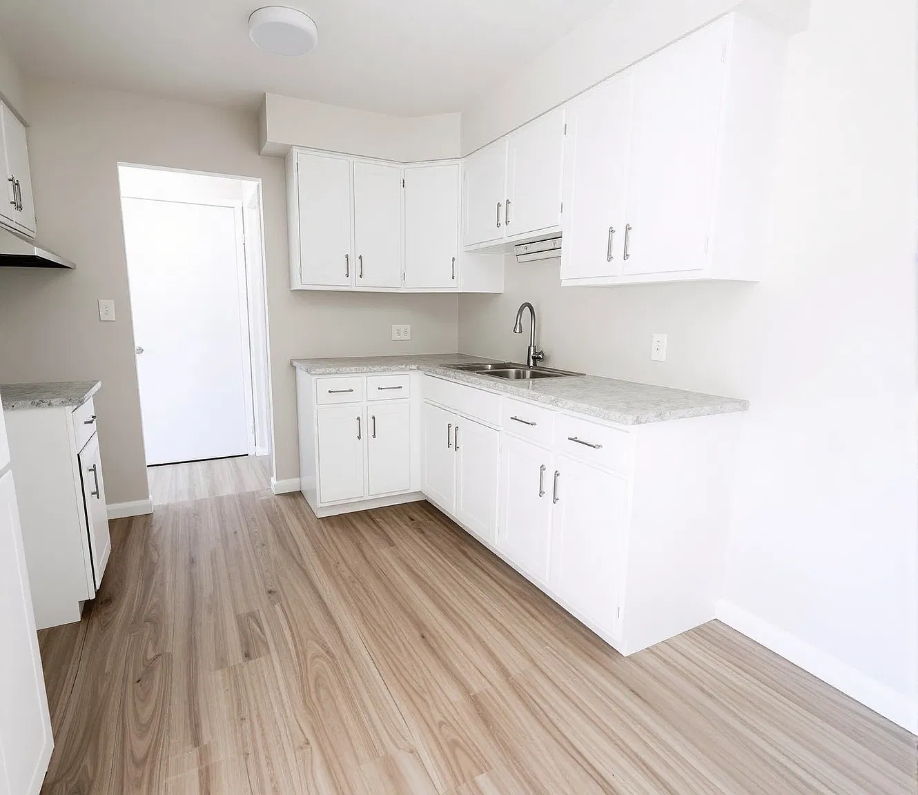 2 bed, 1.5 bath, $1,900 — Photo 2