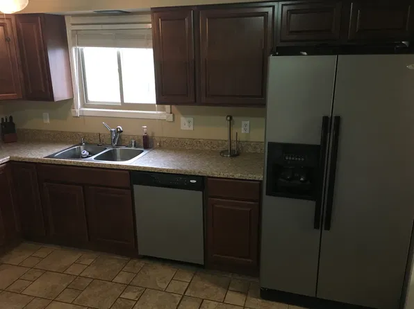 214 Deatherage Dr, Carrollton, KY 41008