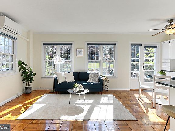 4th image of 3707 Lyons Ln