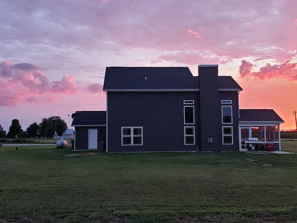 2nd image of 8403 Division Rd